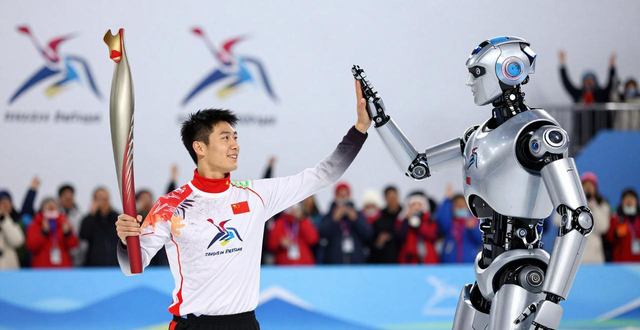 乐聚夸父机器人实力强，适配多场景，那小帅智能机器人好吗？